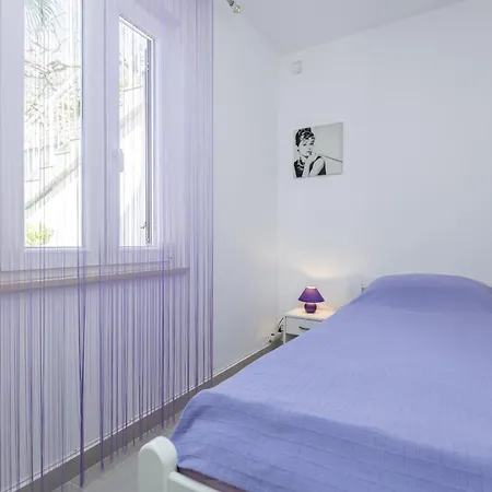 With Parking Space - Labin - 7474 شقة